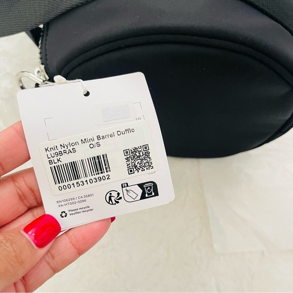 Lululemon Mini Black Barrel Duffle Bag - Picture 11 of 11